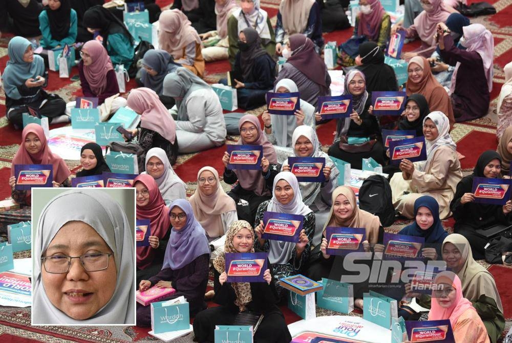 Program World #QuranHour 22 Ramadan 1444H/ 13 April 2023 di Lokasi Perdana, Masjid Sultan Haji Ahmad Shah, UIAM, Gombak pada Khamis. - FOTO MOHD RAFIQ REDZUAN HAMZAH, gambar kecil: Marhaini