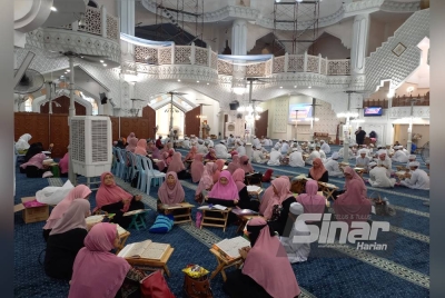 Suasana World#QuranHour di Masjid Bandar Diraja Klang pada Khamis.