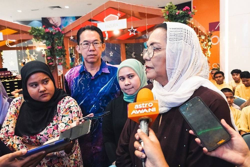 Zita ketika bercakapnkepada pemberita pada Khamis.