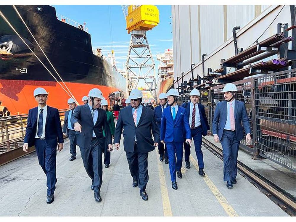 Delegasi Leaptec diketuai Pengarah Urusan Kumpulan LBS dan Leaptec, Datuk Wira Joey Lim Hock Guan, dan Ketua Menteri Melaka, Datuk Seri Ab Rauf Yusoh meninjau kawasan limbungan Desan.
