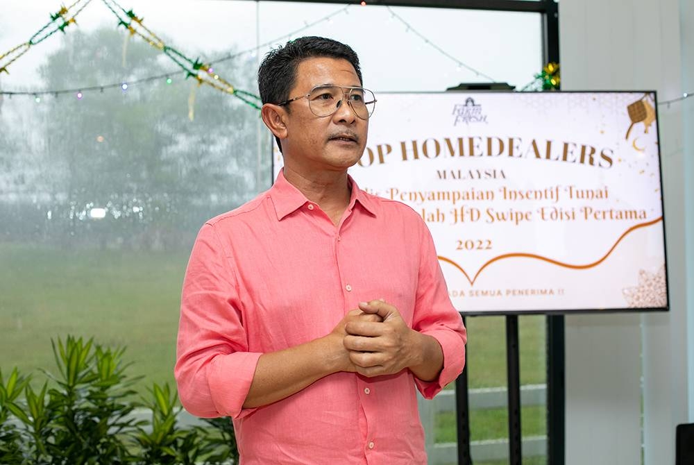 Azmi ketika menyampaikan ucapan ketika majlis berkenaan pada Jumaat.