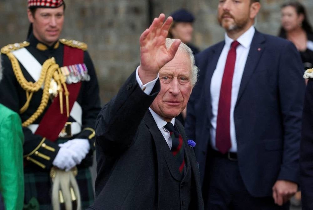 Pertabalan Raja Britain Charles III dan Ratu Camilla bakal menyaksikan istiadat ketenteraan terbesar dalam tempoh 70 tahun. - Foto Reuters