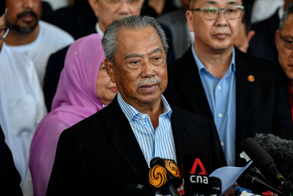 Muhyiddin didakwa atas empat pertuduhan menggunakan kedudukannya untuk suapan berjumlah RM232.5 juta bagi parti Bersatu dan dua pertuduhan menerima wang hasil aktiviti haram RM195 juta. - Foto Bernama