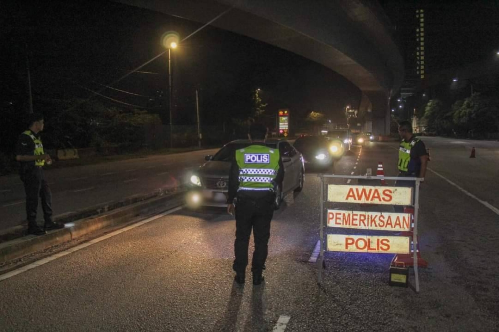 Kawalan keselamatan turut dipertingkatkan pada waktu malam bagi mencegah perbuatan pecah rumah.