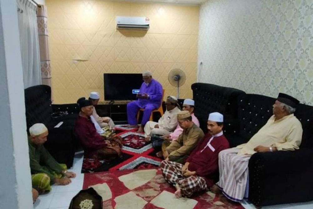 Salah sebuah rumah yang dikunjungi untuk melakukan takbir raya.