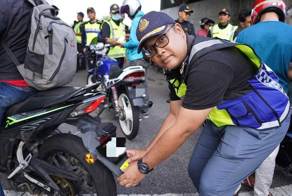 Mohd Zaki turut terlibat Operasi Khas Motosikal sempena Hari Raya Aidilfitri (HRA) 2023 di Kuala Lumpur, baru-baru ini.