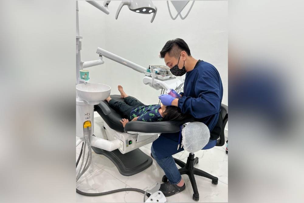 Rutin penjagaan gigi perlu dimulakan seawal usia kanak-kanak.