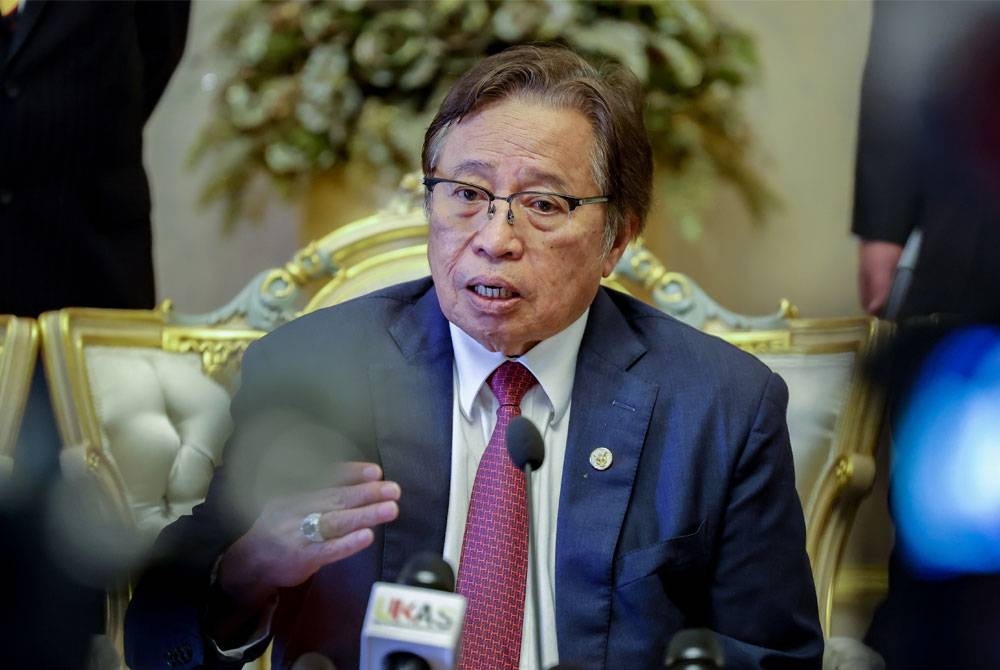 Abang Johari - Foto Bernama