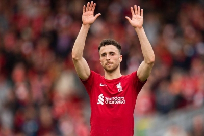 Jota menyumbat gol kemenangan ketika membantu Liverpool menewaskan Spurs 4-3 pada Isnin. - Foto: EPA