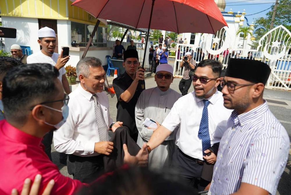 Ustaz Wadi ketika menghadiri sesi siasatan di JAIPs pada Selasa.