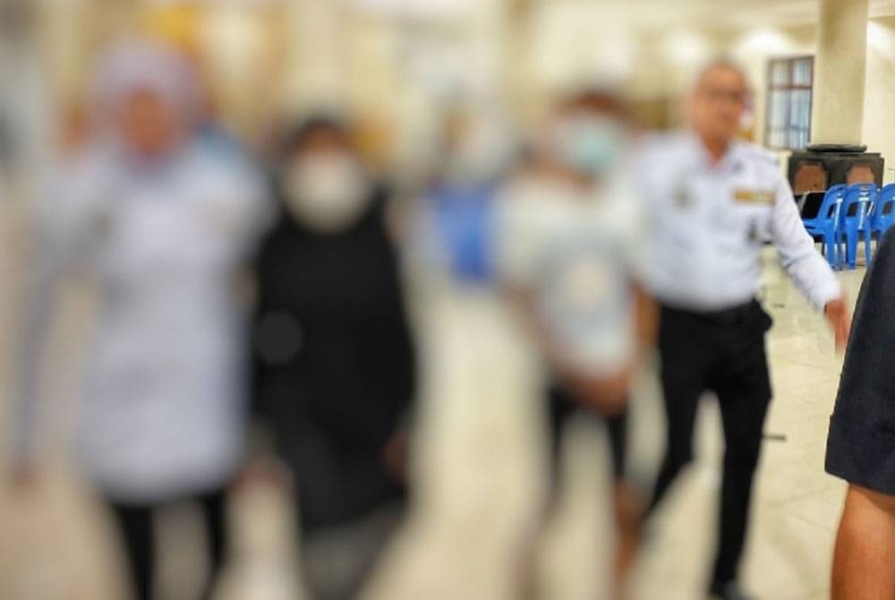 Dua remaja bawah umur didakwa di Mahkamah Khas Trafik Kuantan atas kesalahan melakukan aksi berbahaya ketika menunggang dan membonceng motosikal di Jalan Chendor menghala ke Kemaman, Terengganu pada 12 Mac lalu.