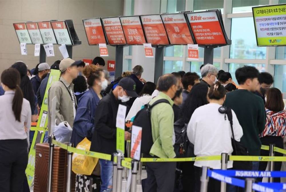 Lebih 180 penerbangan yang tiba dan berlepas dari Pulau Jeju di selatan Korea Selatan, dibatalkan pada Jumaat ekoran hujan lebat dan angin kencang.