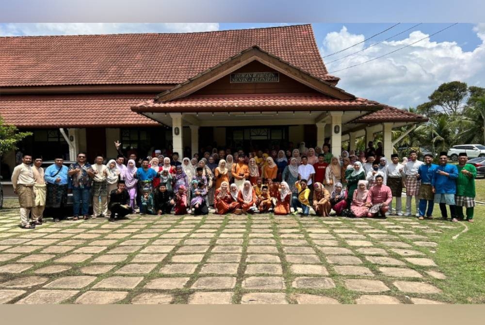Seramai 300 daripada 60 keluarga waris Singopawiro berjaya dihimpunkan dalam majlis hari raya baru-baru ini.