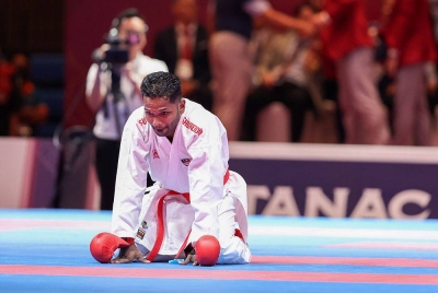 Premkumar Selvam kecewa selepas tewas kepada atlet Vietnam dalam acara akhir kumite berpasukan lelaki Sukan SEA Kemboja 2023 di Chroy Changvar Convention Center, Phnom Penh pada Isnin. - Foto Bernama