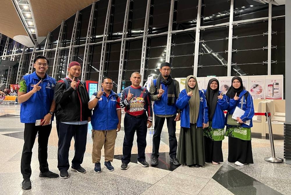 Barisan sukarelawan yang menyertai Misi Bantuan Kemanusiaan Syria dan Turkiye 4.0 MCM.