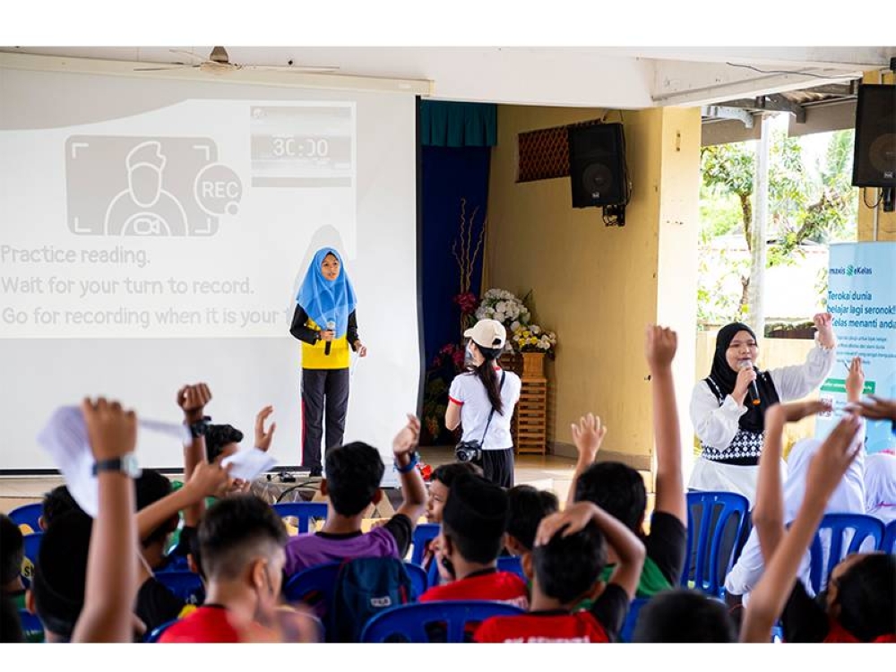 Bengkel interaktif eKelas Maxis menjadikan pembelajaran lebih menyeronokkan.