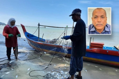 Kehidupan nelayan di selatan Pulau Pinang akan terjejas walaupun projek PSI telah dikecilkan skopnya. (Gambar kecil:Ibrahim)