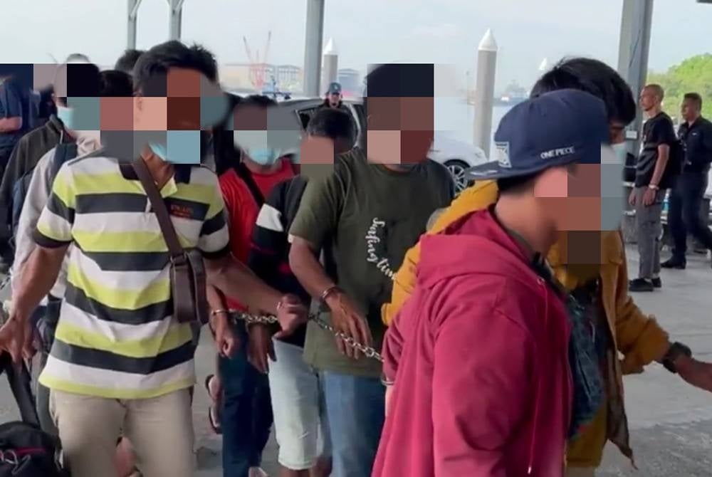 Kesemua tangkapan telah dibawa ke Ibu Pejabat Polis Daerah (IPD) Klang Utara untuk siasatan lanjut.