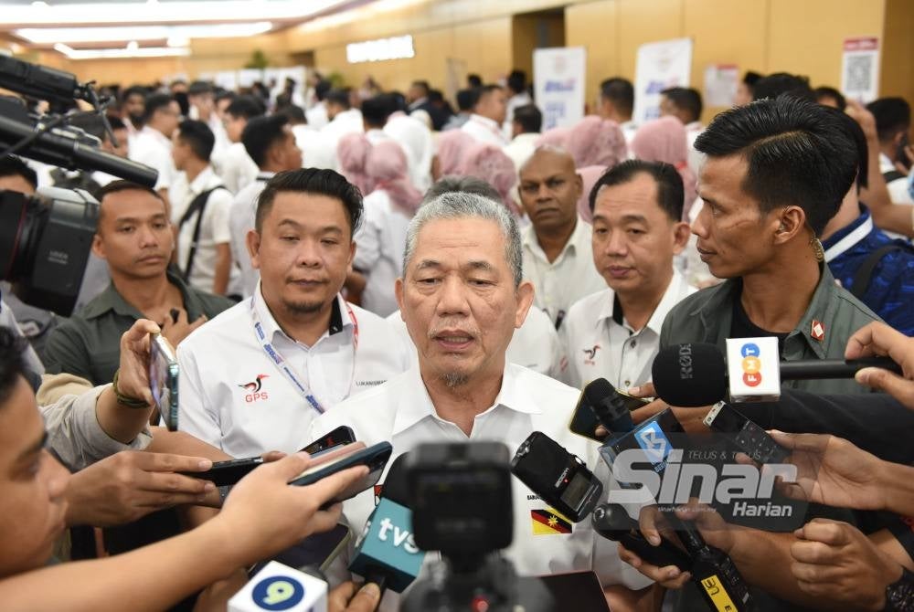 Fadillah ketika ditemui pemberita selepas menghadiri Konvensyen Pemuda Kerajaan Perpaduan di WTC.