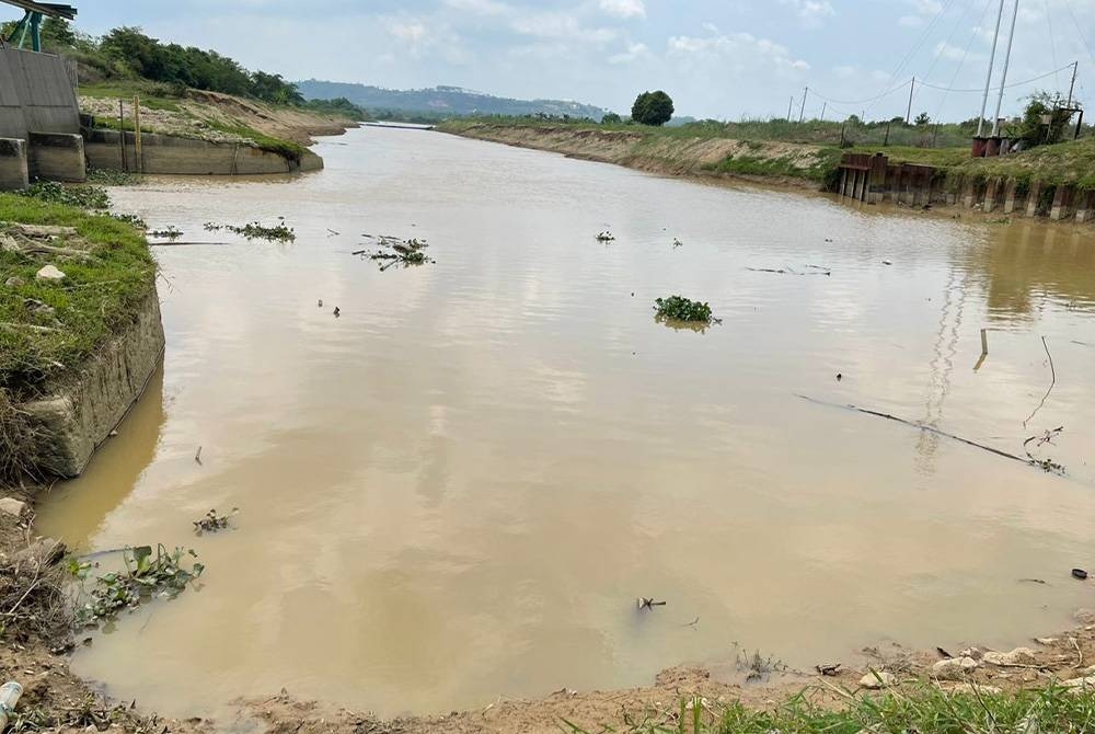 Paras air Sungai Muda di Muka Sauk Lahar Tiang naik 1.56 meter sejak jam 11.30 pagi Isnin.