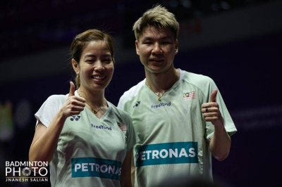 Pemain beregu campuran, Goh Soon Huat (kanan) dan Shevon Lai menewaskan pasangan Australia dalam aksi pembukaan Piala Sudirman di China pada Ahad. - Foto Badminton Photo