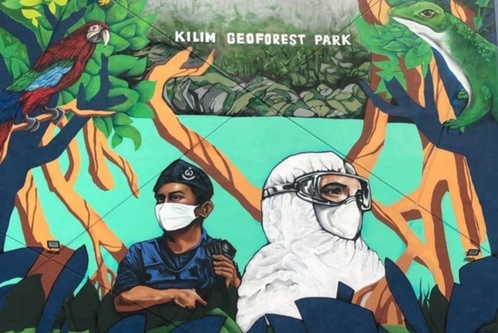 Hasil karya lukisan mural yang disiapkan Fattah mempunyai mesej yang tersendiri.