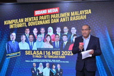 Gomez pada sidang media Kumpulan Rentas Parti Parlimen Malaysia (KRPPM) Integriti, Governans dan Anti Rasuah (IGAR) yang berlangsung di Auditorium Karangkraf pada Selasa. Foto Sinar Harian / Asril Aswandi Shukor.
