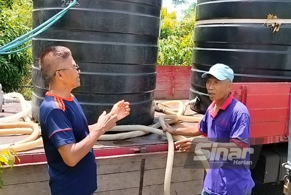 Abdullah lega apabila menerima penghantaran bekalan yang diuruskan SADA ke rumahnya setelah empat hari terputus bekalan.