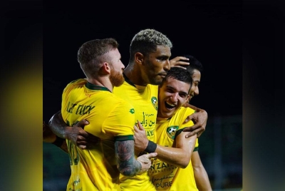 Dari kiri, Lee Tuck, Lira dan Hidalgo masing-masing menjaringkan satu gol untuk membantu KDA FC menumpaskan Kelantan FC 5-0 di Stadium Darul Aman pada malam Jumaat. - Foto KDA FC