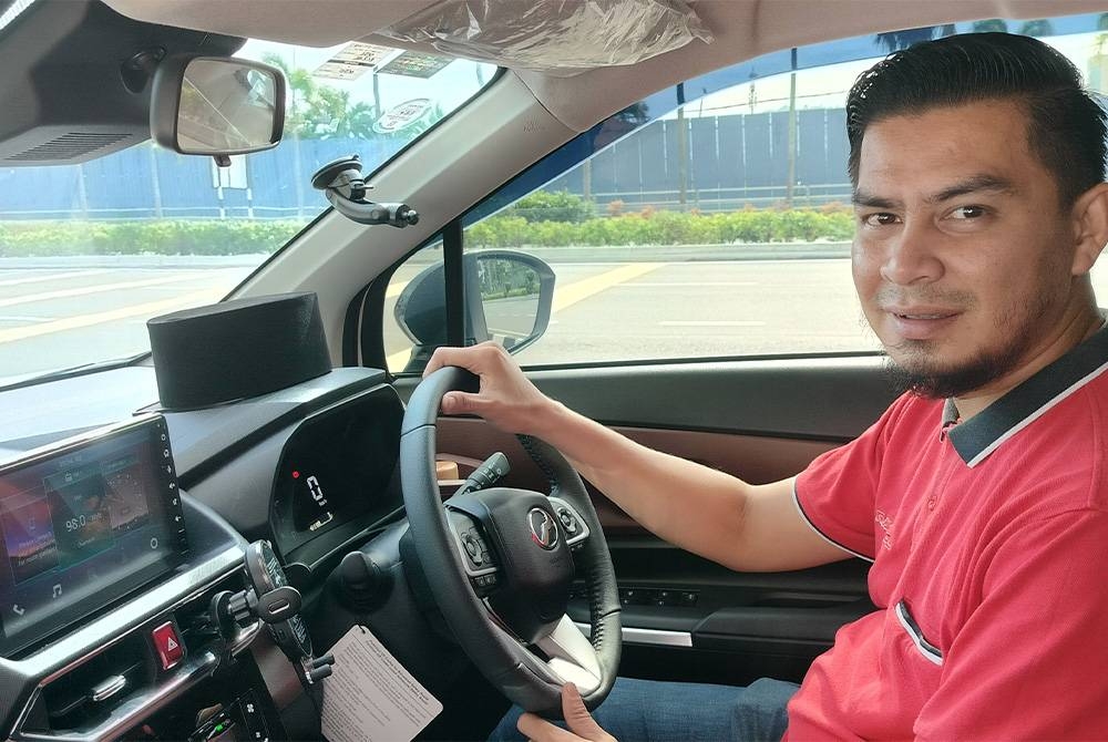 Mohamad Alif Hafifi sanggup mengorbankan masa luangnya untuk membantu golongan kurang berkemampuan yang mengalami masalah pengangkutan untuk ke hospital dan premis kesihatan bagi mendapatkan rawatan.