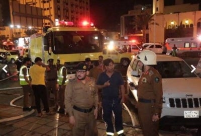Sekurang-kurangnya lapan jemaah umrah dari Pakistan terbunuh dalam kebakaran hotel di Makkah.