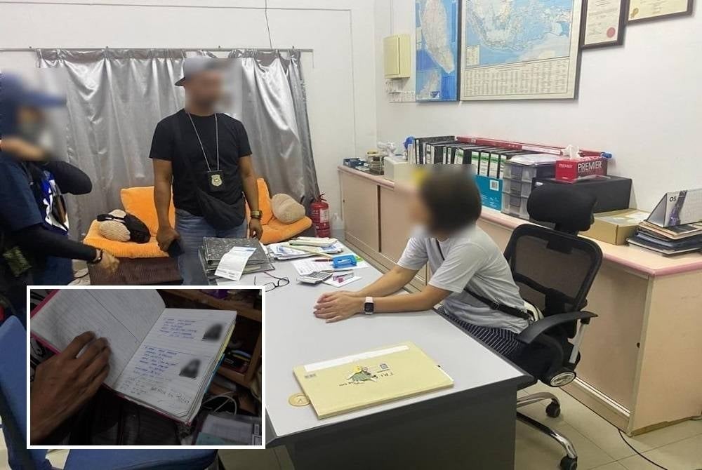 Dua petugas operasi khas JIM Putrajaya (kiri) melakukan siasatan ke atas seorang wanita yang dipercayai pemilik syarikat agensi pekerjaan yang beroperasi di Temerloh, Pahang. - Foto Ihsan JIM Putrajaya.