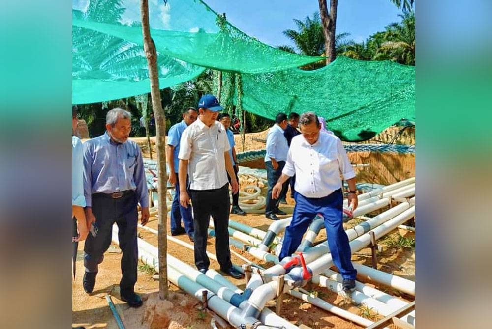 Une opération visant à réprimer les activités minières illégales qui traitent les terres rares à Seri Menanti à laquelle Aminuddin a également participé.  - Photo FB du district de Kuala Pilah et du bureau foncier
