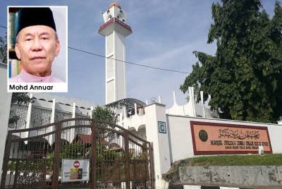 Sultan Perak, Sultan Nazrin Muizzuddin Shah memperkenan tiga pengamal media membaca khutbah di masjid negeri Perak sempena sambutan Hari Wartawan Nasional esok.(Gambar hiasan)