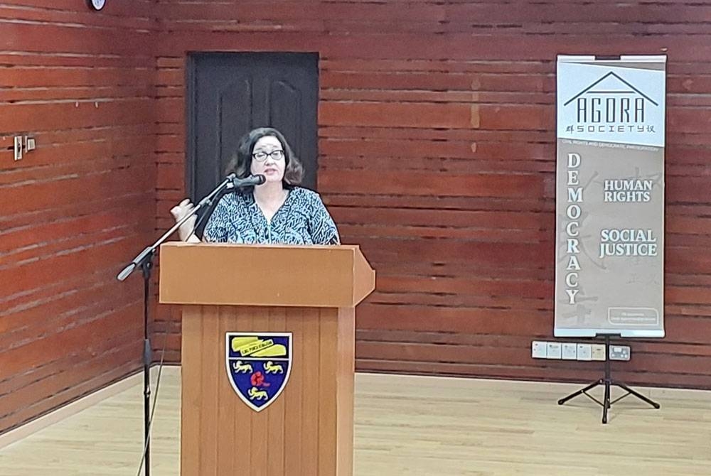 Bridget ketika berucap siri kedua kuliah umum bertajuk Rasuah Sebagai Masalah Politik di Auditorium Tun Mohamed Suffian, Fakulti Undang-Undang, Universiti Malaya (UM) pada Sabtu.