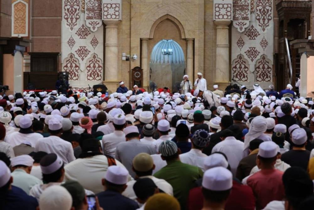 Majlis Ilmu Madani bersama Perdana Menteri di Masjid Putra baru-baru ini. - Foto Bernama