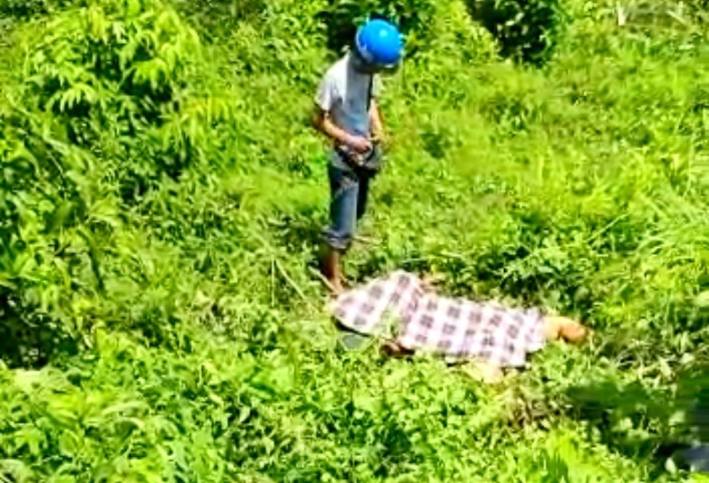 Dua lelaki maut selepas motosikal dinaiki mereka bergesel dengan sebuah kereta di Kampung Rahmat, Lubok Stol, Rantau Panjang pada Ahad.