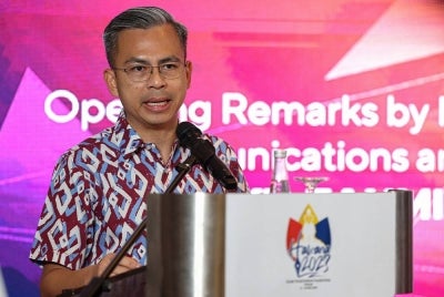 Fahmi menyampaikan ucapan dan merasmikan program Forum Media yang diadakan sempena Hari Wartawan Nasional (Hawana) 2023 di sebuah hotel hari ini. Foto Bernama