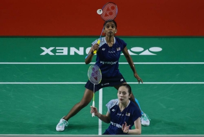 Pearly dan Thinaah tampilkan semangat juang tinggi sebelum tumbang di pentas final Masters Malaysia 2023 di Axiata Arena sebentar tadi. - Foto Bernama