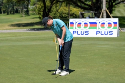 Xin Yao cemerlang mendahului pusingan pertama kategori perempuan Kejohanan Golf Remaja Saujana-100PLUS di Kuala Lumpur pada Selasa.