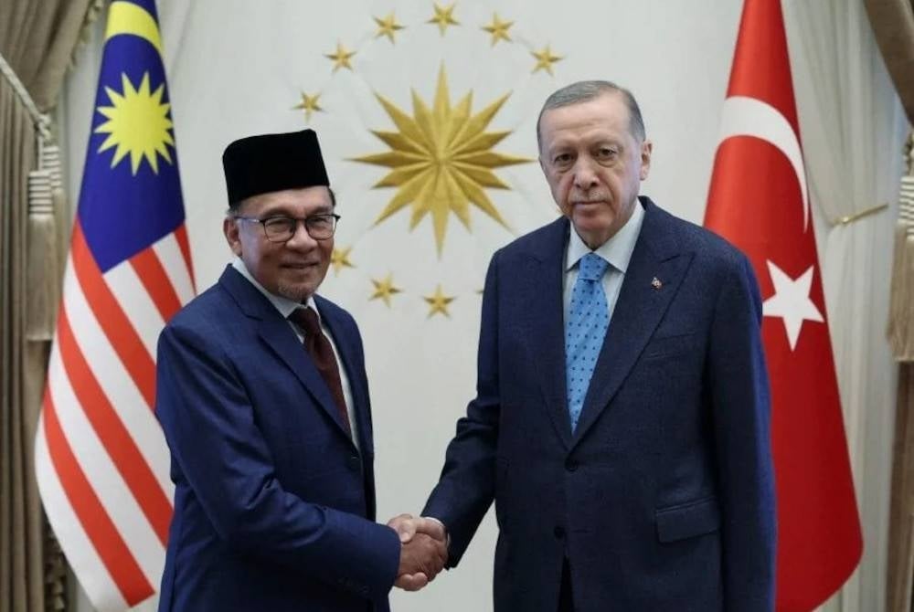 Anwar (kiri) dan Erdogan. - Foto Facebook Anwar Ibrahim 
