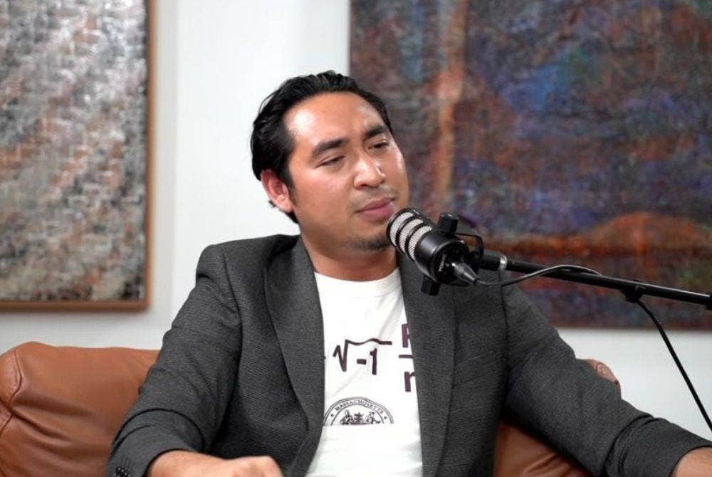 Wan Ahmad Fayhsal menjadi tetamu jemputan dalam siaran podcast 'Keluar Sekejap' pada Jumaat.