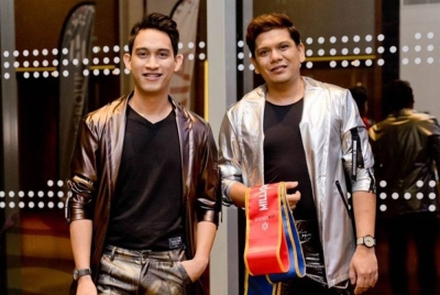 Kumpulan duo ZAKH dianggotai Kamal (kiri) dan Ahmad Zul Ariff kembali dengan single terbaru berjudul 'Sekali Saja.'