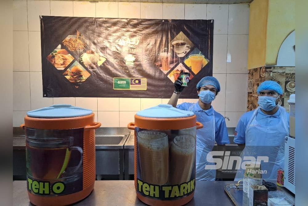 Teh tarik menjadi minuman wajib jemaah haji Malaysia.