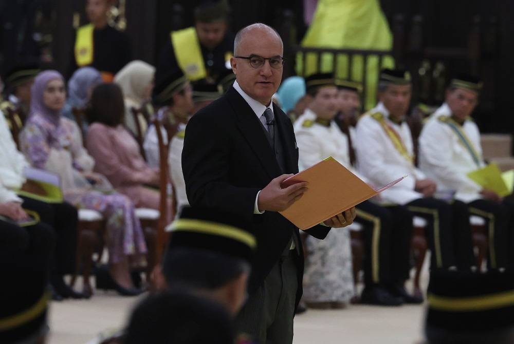 KUALA LUMPUR, 5 Jun -- Pemangku Dekan Kor Diplomatik di Malaysia Manuel Balaguer Salas, yang juga Duta Argentina ke Malaysia berucap pada Istiadat Menghadap dan Istiadat Pengurniaan Darjah Kebesaran, Bintang dan Pingat Persekutuan sempena sambutan Ulang Tahun Hari Keputeraan Rasmi Yang di-Pertuan Agong di Istana Negara hari ini.
--fotoBERNAMA (2023) HAK CIPTA TERPELIHARA