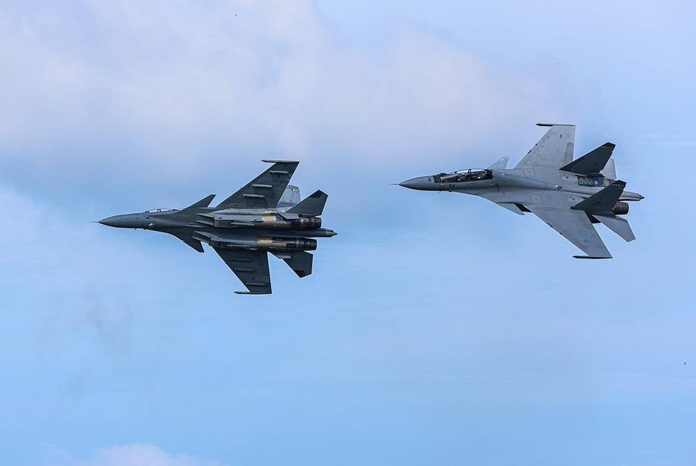 Orang ramai diingatkan agar tidak cemas jika melihat pesawat tentera terbang rendah di beberapa kawasan sekitar Lembah Klang.