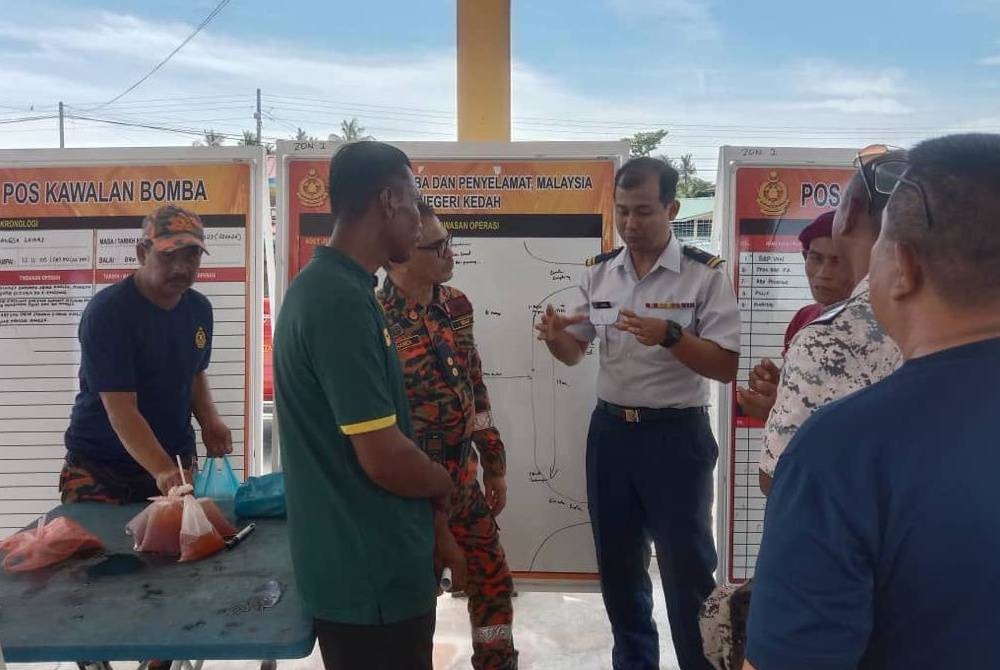 Usaha mengesan dua beradik dikhuatiri lemas disertai pelbagai pihak termasuklah Maritim Malaysia, PPM, JBPM, APM dan bot nelayan tempatan pada Selasa.