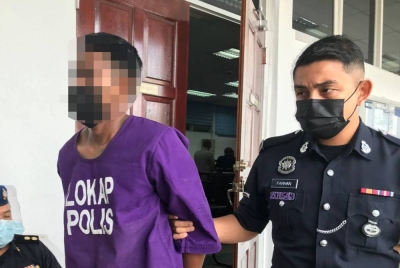 Tertuduh mengaku tidak bersalah atas pertuduhan amang seksual fizikal dan mencederakan isterinya di Mahkamah Sesyen Taiping pada Selasa.