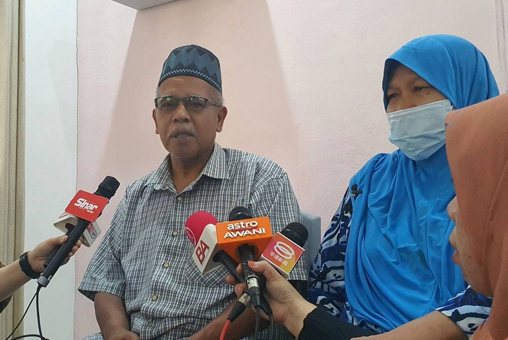 Muhammad Yusoff ditemui pemberita ketika menziarahi keluarga Hawari di Kampung Permatang Kerai Besar, Tasek Gelugor pada Rabu.