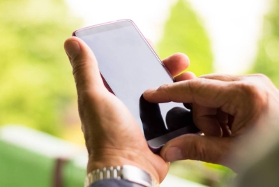 Seorang lelaki warga emas kerugian lebih RM90,000 apabila diperdaya sindiket penipuan tawaran pekerjaan bulan lepas. - Foto hiasan 123RF